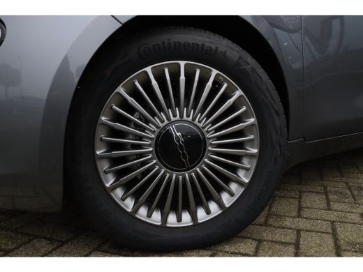 Fiat 500 Fiat Icon 24 kWh | Navigatie | Lichtmetalen velgen 16" | Navigatiesysteem full map ActivLease financial lease