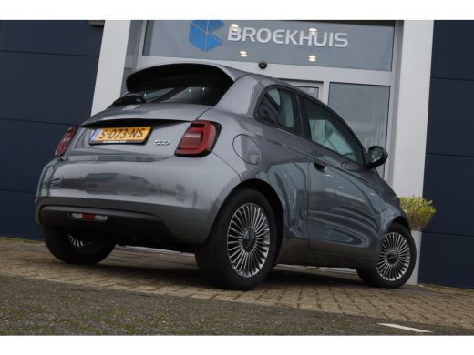 Fiat 500 Fiat Icon 24 kWh | Navigatie | Lichtmetalen velgen 16" | Navigatiesysteem full map ActivLease financial lease