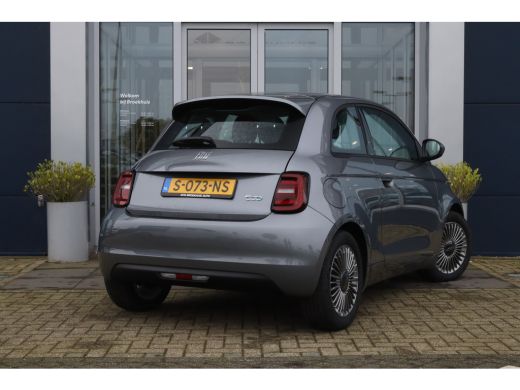 Fiat 500 Fiat Icon 24 kWh | Navigatie | Lichtmetalen velgen 16" | Navigatiesysteem full map ActivLease financial lease