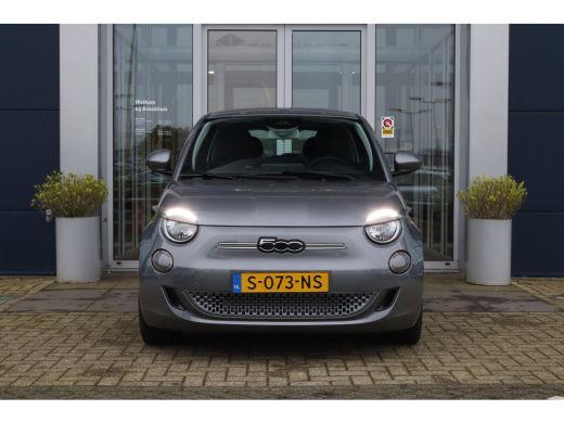 Fiat 500 Fiat Icon 24 kWh | Navigatie | Lichtmetalen velgen 16" | Navigatiesysteem full map ActivLease financial lease