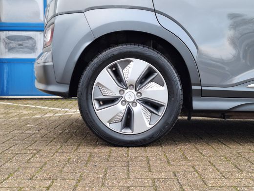 Hyundai KONA EV Premium 64 kWh | Climate control | Lederen bekleding | Navigatiesysteem | Stoelverkoeling/verw... ActivLease financial lease