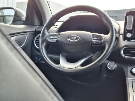 Hyundai KONA EV Premium 64 kWh | Climate control | Lederen bekleding | Navigatiesysteem | Stoelverkoeling/verw... ActivLease financial lease