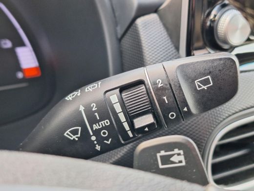 Hyundai KONA EV Premium 64 kWh | Climate control | Lederen bekleding | Navigatiesysteem | Stoelverkoeling/verw... ActivLease financial lease