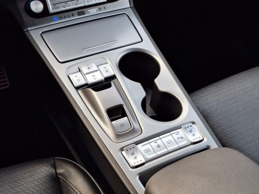 Hyundai KONA EV Premium 64 kWh | Climate control | Lederen bekleding | Navigatiesysteem | Stoelverkoeling/verw... ActivLease financial lease