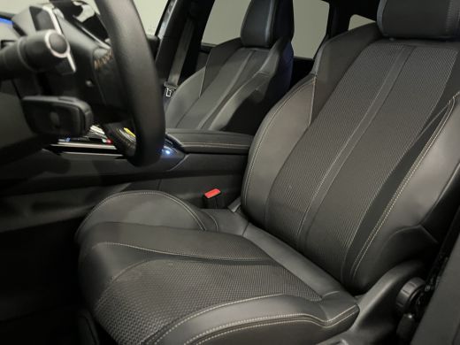 Peugeot 5008 Peugeot 1.2 PureTech GT AUTOMAAT! | Black Pack | 7 Persoons | Leder\Stof | Adaptieve Cruise | Nav... ActivLease financial lease