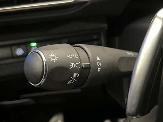 Peugeot 5008 Peugeot 1.2 PureTech GT AUTOMAAT! | Black Pack | 7 Persoons | Leder\Stof | Adaptieve Cruise | Nav... ActivLease financial lease