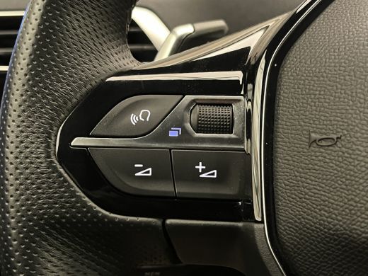 Peugeot 5008 Peugeot 1.2 PureTech GT AUTOMAAT! | Black Pack | 7 Persoons | Leder\Stof | Adaptieve Cruise | Nav... ActivLease financial lease