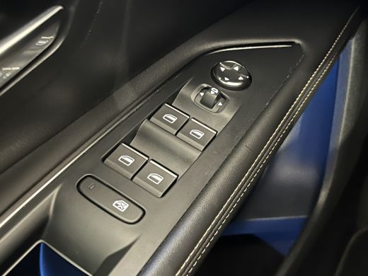 Peugeot 5008 Peugeot 1.2 PureTech GT AUTOMAAT! | Black Pack | 7 Persoons | Leder\Stof | Adaptieve Cruise | Nav... ActivLease financial lease