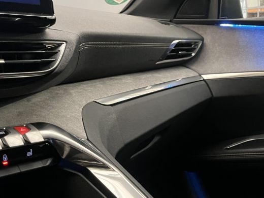 Peugeot 5008 Peugeot 1.2 PureTech GT AUTOMAAT! | Black Pack | 7 Persoons | Leder\Stof | Adaptieve Cruise | Nav... ActivLease financial lease