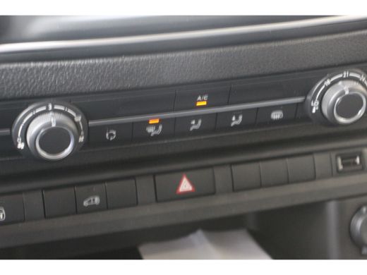 Peugeot Expert Peugeot 2.0 BlueHDI 145 S&S L2 | Automaat | Black edition | Camera | Sidebars | ActivLease financial lease