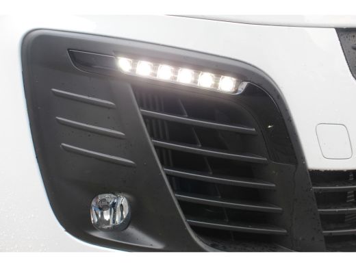 Peugeot Expert Peugeot 2.0 BlueHDI 145 S&S L2 | Automaat | Black edition | Camera | Sidebars | ActivLease financial lease