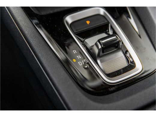 Skoda Octavia Hatchback ŠKODA | Achteruitrijcamera | Chromen grille | Cruise control met speedlimiter ActivLease financial lease