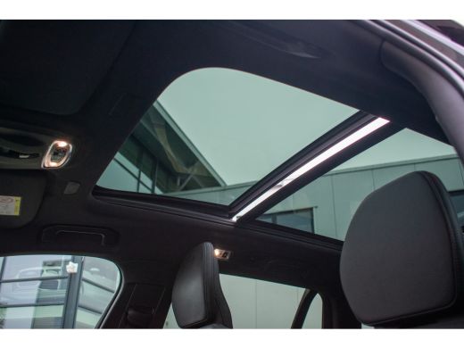 Volvo  V60 2.0 T8 Twin Engine AWD R-Design Pano ACC Leer Camera Keyless Trekhaak ActivLease financial lease