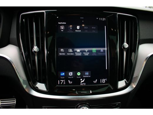 Volvo  V60 2.0 T8 Twin Engine AWD R-Design Pano ACC Leer Camera Keyless Trekhaak ActivLease financial lease