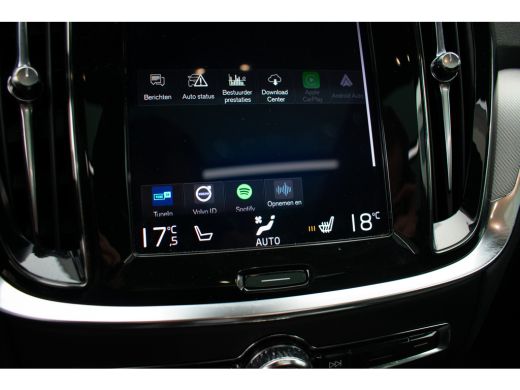 Volvo  V60 2.0 T8 Twin Engine AWD R-Design Pano ACC Leer Camera Keyless Trekhaak ActivLease financial lease