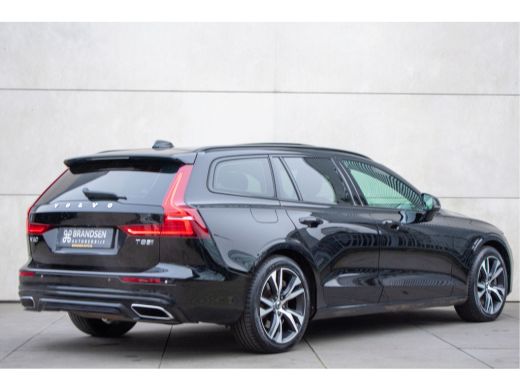 Volvo  V60 2.0 T8 Twin Engine AWD R-Design Pano ACC Leer Camera Keyless Trekhaak ActivLease financial lease