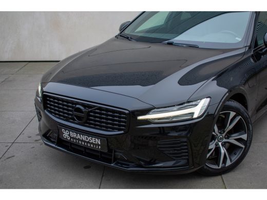 Volvo  V60 2.0 T8 Twin Engine AWD R-Design Pano ACC Leer Camera Keyless Trekhaak ActivLease financial lease