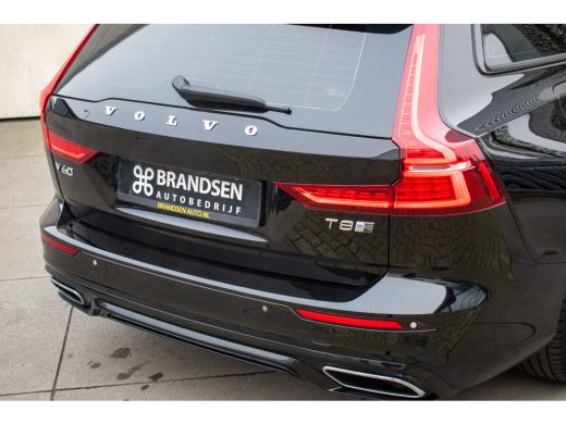 Volvo  V60 2.0 T8 Twin Engine AWD R-Design Pano ACC Leer Camera Keyless Trekhaak ActivLease financial lease