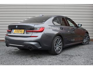 BMW 3-serie 330e High Executive M-Sport Pano / Adaptieve cruise / Laser / Elec stoelen / Trekhaak / Dode hoek /