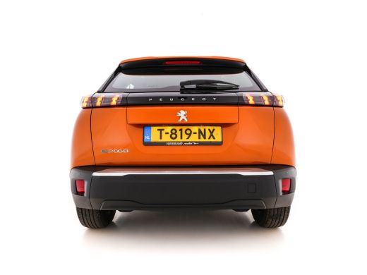 Peugeot e-2008 EV Active Pack 50 kWh [ 3-Fase ] (INCL-BTW) *FULL-LED | CARPLAY | MICROFIBRE-COMFORT-SEATS | CCS-... ActivLease financial lease