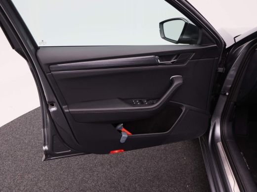 Skoda Superb Combi 1.5 TSi 150 Pk Automaat Business Edition Plus | Cruise | Elek. Achterklep | Stoel Verw. | C... ActivLease financial lease