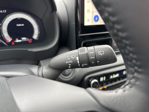 Toyota Yaris 1.5 Hybrid 130 Executive | Navigatie | Apple CarPlay/Android auto | Achteruitrijcamera ActivLease financial lease