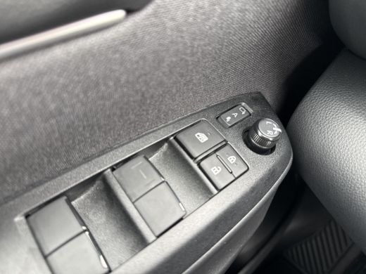 Toyota Yaris 1.5 Hybrid 130 Executive | Navigatie | Apple CarPlay/Android auto | Achteruitrijcamera ActivLease financial lease