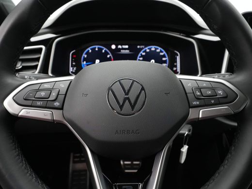 Volkswagen T-Roc 1.5 TSI 150pk DSG R-Line Private Lease 598,- pm obv 10.000km/48mnd 263 ActivLease financial lease