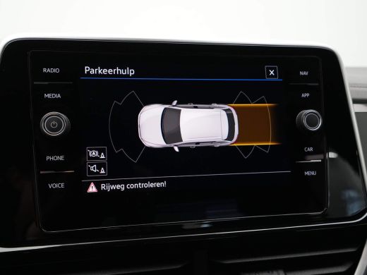 Volkswagen T-Roc 1.5 TSI 150pk DSG R-Line Private Lease 598,- pm obv 10.000km/48mnd 263 ActivLease financial lease