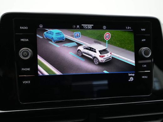Volkswagen T-Roc 1.5 TSI 150pk DSG R-Line Private Lease 598,- pm obv 10.000km/48mnd 263 ActivLease financial lease