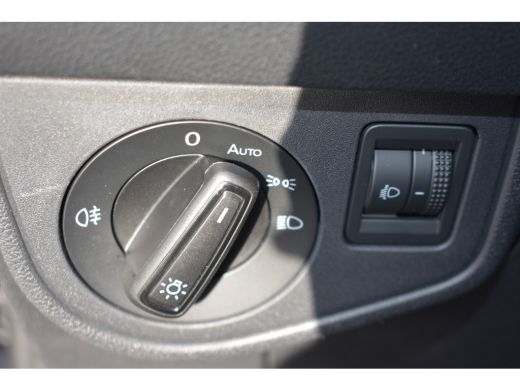 Volkswagen Taigo Volkswagen 1.0 TSI Life Edition Automaat | Zijruiten achter en achterruit getint 65% lichtabsorbe... ActivLease financial lease