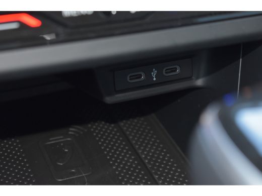 Volkswagen Taigo Volkswagen 1.0 TSI Life Edition Automaat | Zijruiten achter en achterruit getint 65% lichtabsorbe... ActivLease financial lease