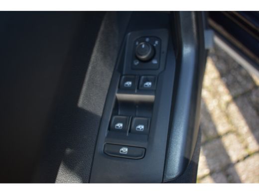 Volkswagen Taigo Volkswagen 1.0 TSI Life Edition Automaat | Zijruiten achter en achterruit getint 65% lichtabsorbe... ActivLease financial lease