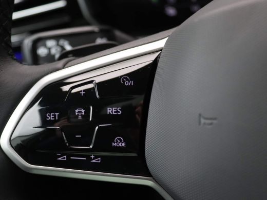 Volkswagen Touareg 3.0 TSi eHybrid 4MOTION Elegance 381PK DSG luchtvering, massagestoelen, 360 gr. camera, head-up, ... ActivLease financial lease