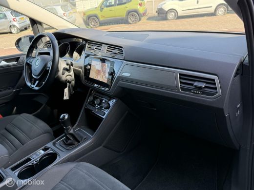 Volkswagen Touran 1.0 TSI Comfortline Business ActivLease financial lease