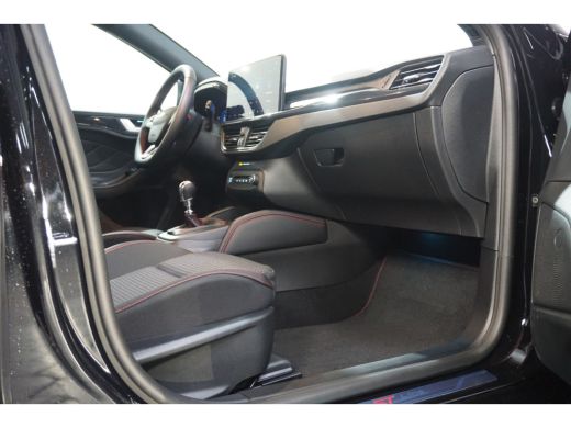 Ford FOCUS Wagon Wagon 1.0 EcoBoost Hybrid ST Line X | Winterpack | Carplay | Panoramadak | Camera | 18 inch | Win... ActivLease financial lease