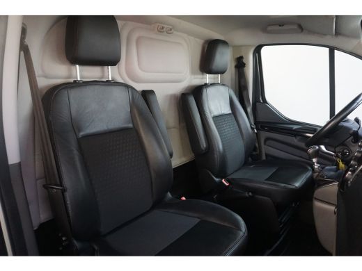 Ford Transit Custom 310 2.0 TDCI L1H1 Sport | Camera | Navi | DAB | Bi-Xenon | Trekhaak | | Camera | Navi | DAB | Bi-... ActivLease financial lease