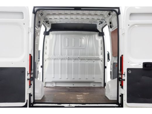 Peugeot Boxer 2.2 BlueHDi 120pk L2H2 Premium Airco/Navi/2x Schuifdeur 04-2021 ActivLease financial lease