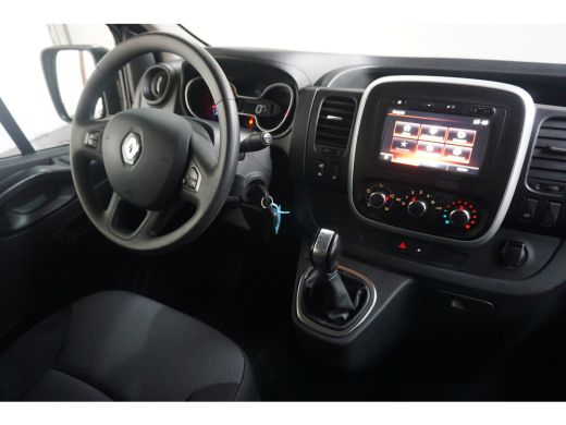 Renault Trafic 2.0 dCi 145 T29 L2H1 DC Comfort Automaat | 1e Eigenaar! | LED | Navigatie | Trekhaak | Airco | Pa... ActivLease financial lease
