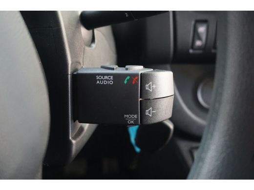 Renault Trafic 2.0 dCi 145 T29 L2H1 DC Comfort Automaat | 1e Eigenaar! | LED | Navigatie | Trekhaak | Airco | Pa... ActivLease financial lease