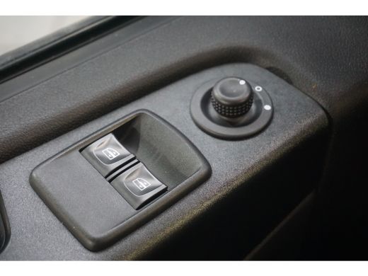 Renault Trafic 2.0 dCi 145 T29 L2H1 DC Comfort Automaat | 1e Eigenaar! | LED | Navigatie | Trekhaak | Airco | Pa... ActivLease financial lease