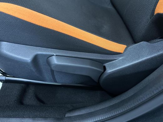 Toyota Aygo 1.0 VVT-i x-JBL ActivLease financial lease