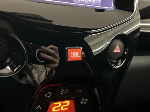 Toyota Aygo 1.0 VVT-i x-JBL ActivLease financial lease