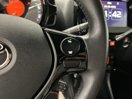 Toyota Aygo 1.0 VVT-i x-JBL ActivLease financial lease