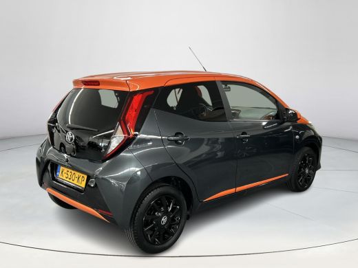 Toyota Aygo 1.0 VVT-i x-JBL ActivLease financial lease