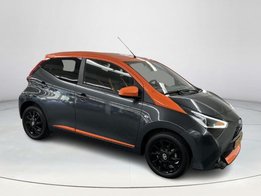 Toyota Aygo 1.0 VVT-i x-JBL ActivLease financial lease