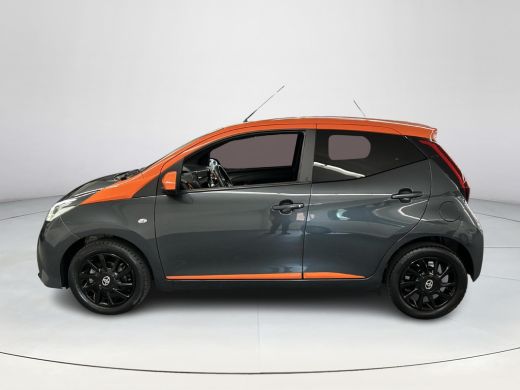 Toyota Aygo 1.0 VVT-i x-JBL ActivLease financial lease