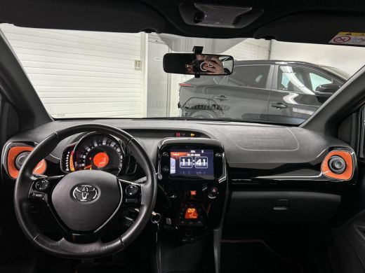 Toyota Aygo 1.0 VVT-i x-JBL ActivLease financial lease