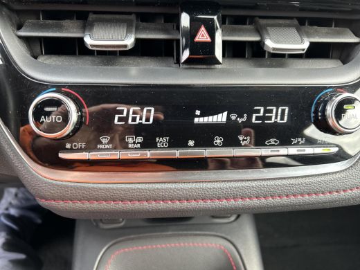 Toyota Corolla 1.8 Hybrid Executive ActivLease financial lease