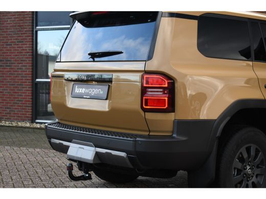 Toyota Land Cruiser 2.8 D-4D Blind Van Executive Trekh ACC Stoelvent Leder BPM-vrij ActivLease financial lease